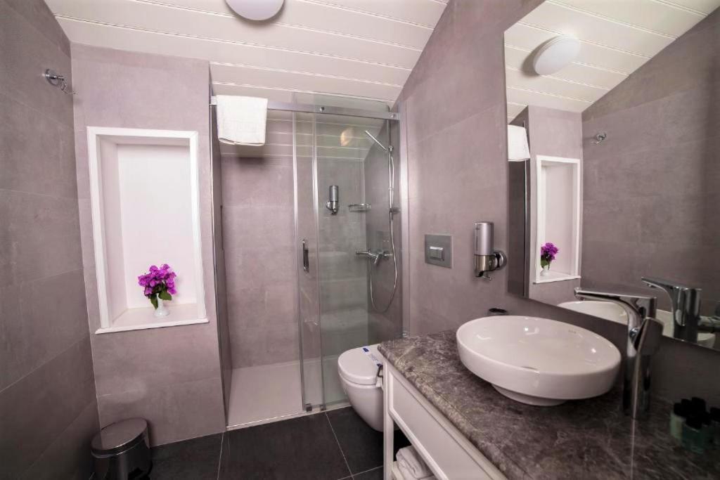 Triada Hotel Bueyuekada Adalar Extérieur photo